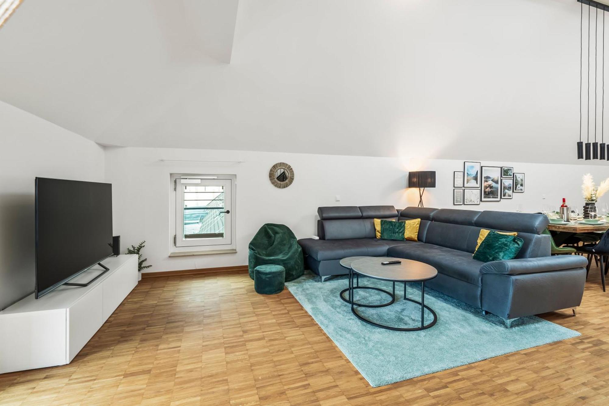 Apartment Dnd Design Loft I 170qm I Parken I Balkon I Workstation I Netflix I Kaffee I Waschmaschine I Trockner I Xbox I Ausblick Wurzburg