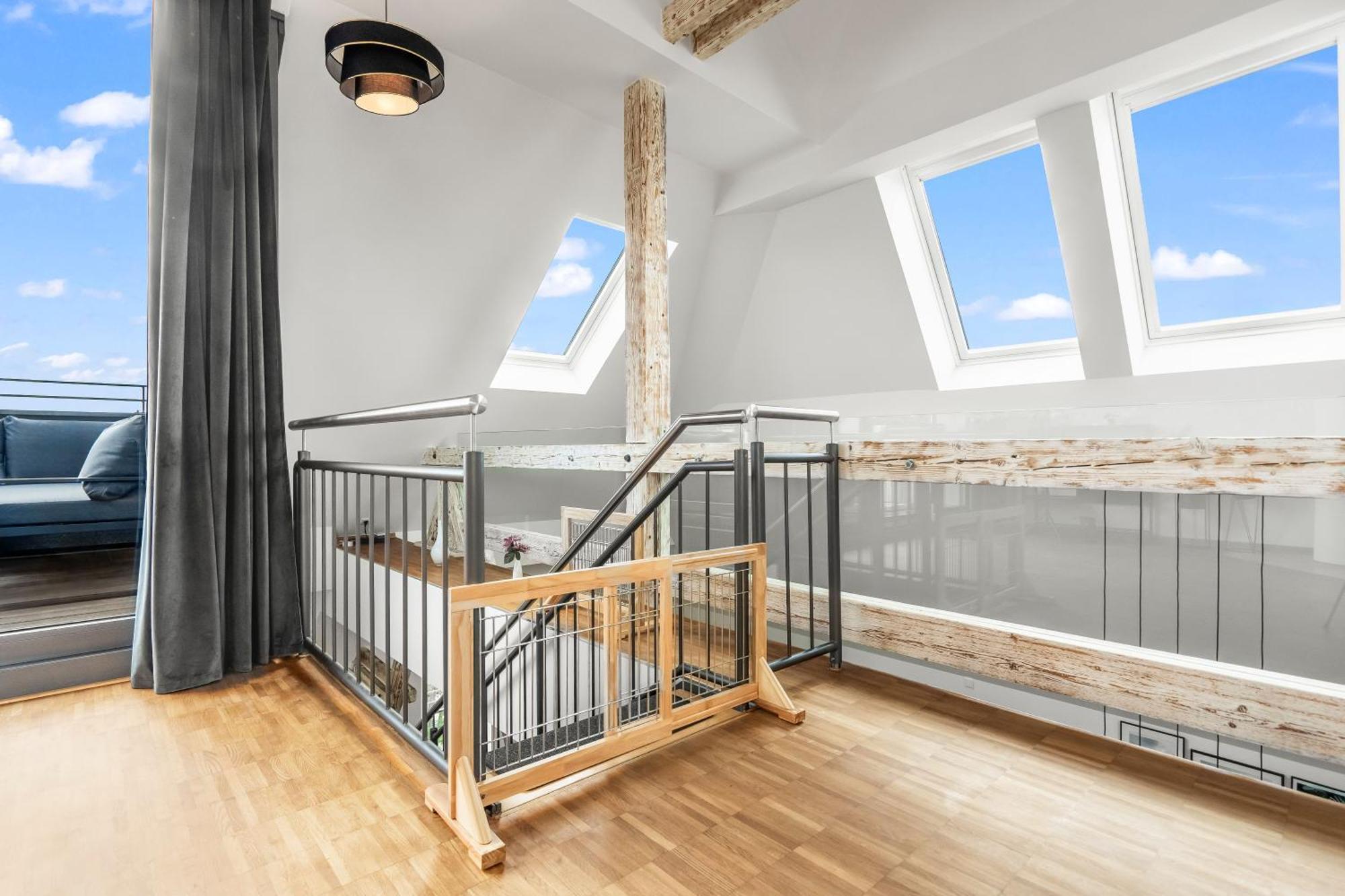 Apartment Dnd Design Loft I 170qm I Parken I Balkon I Workstation I Netflix I Kaffee I Waschmaschine I Trockner I Xbox I Ausblick